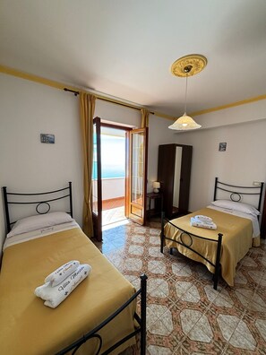 2 bedrooms, in-room safe, iron/ironing board, free WiFi - Apartment in a villa with breathtaking views of Amalfi and the sea (Amalfi)