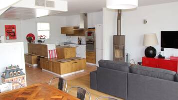 Ălytelevisio, DVD-soitin, videokirjasto