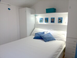 1 bedroom, travel crib, free WiFi, bed sheets