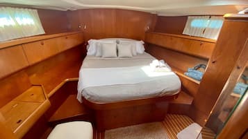 4 Schlafzimmer, Zimmersafe, Schreibtisch, Bügeleisen/Bügelbrett