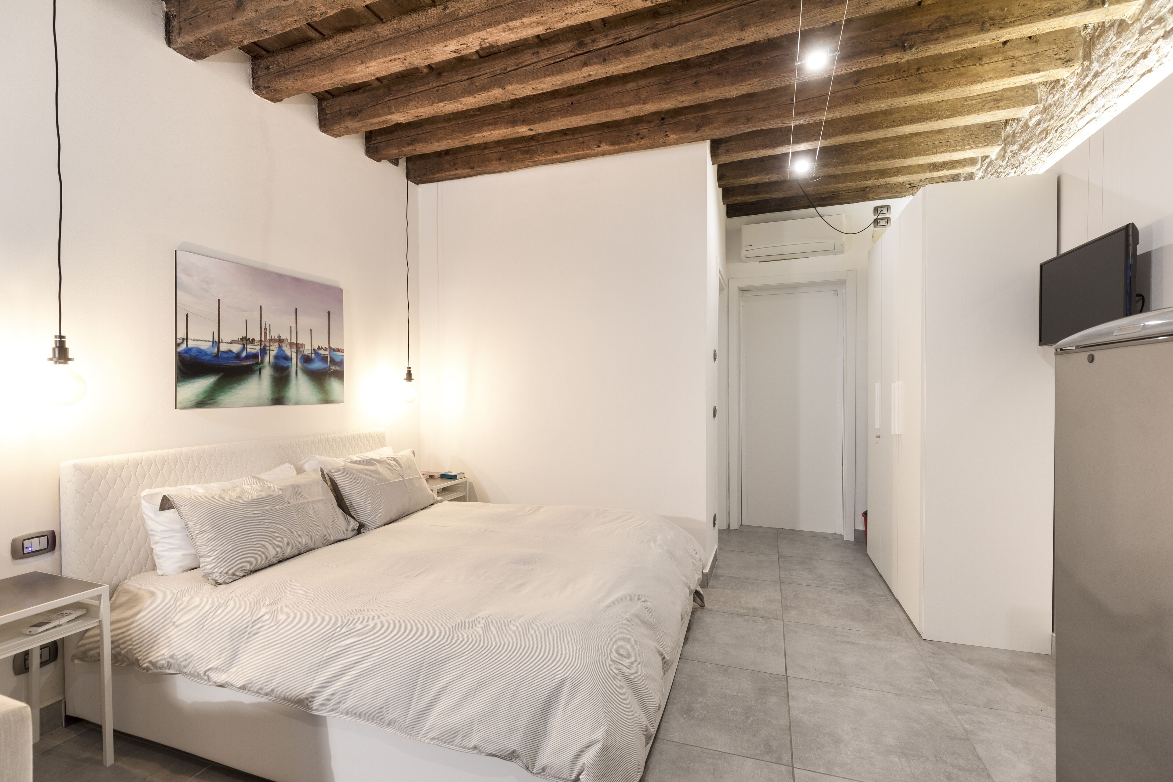 Studio flat in the heart of the old city 