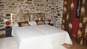 4 quartos, ferros/tábuas de passar roupa, Wi-Fi de cortesia