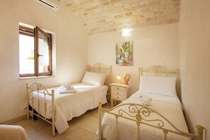 2 soverom, safe på rommet, strykejern/-brett og wi-fi (inkludert)