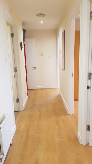 Interior - Beautiful 2-bedroom apartment, close to Portobello Market (London)