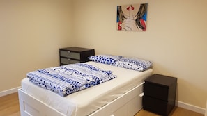 2 bedrooms, iron/ironing board, free WiFi, bed sheets