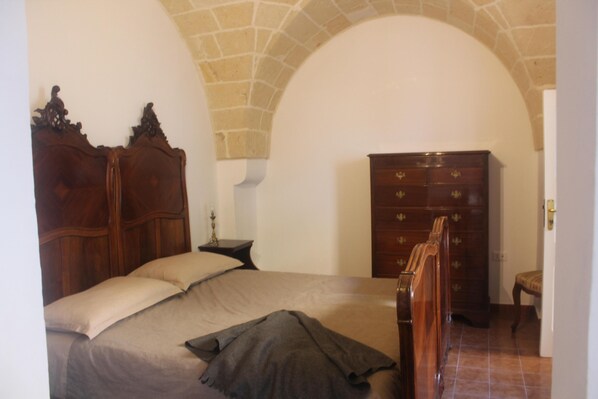 6 Schlafzimmer, Zimmersafe, Bügeleisen/Bügelbrett, Reisekinderbett