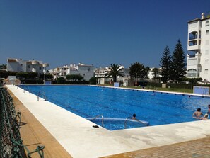 室內泳池、室外泳池