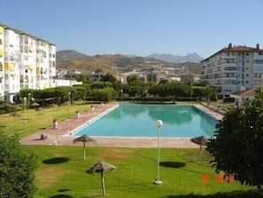 Indoor pool, outdoor pool - Luxury 3 bed apartment, on sea front, sleeps 6 (Torrox-Costa (Malaga))