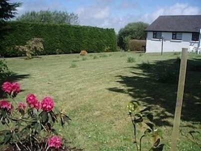 Beautiful 3/4 Bedroom Bungalow set in attractive gardens. many local facilities