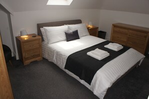 2 Schlafzimmer, Bügeleisen/Bügelbrett, kostenloses WLAN, Bettwäsche