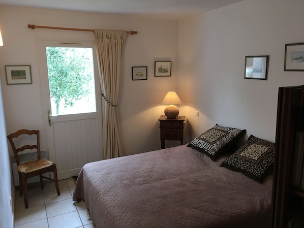 4 dormitorios, tabla de planchar con plancha, wifi