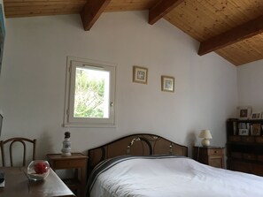 4 dormitorios, tabla de planchar con plancha, wifi