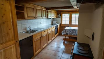 Refrigerador, horno, placa de cocina