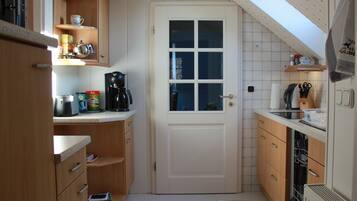 雪櫃、微波爐、爐具、洗碗機