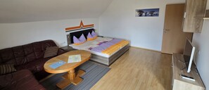 2 slaapkamers, reisbedje, wifi, beddengoed