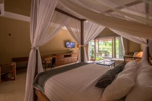 Zimmersafe, Schreibtisch, kostenloses WLAN, Bettwäsche