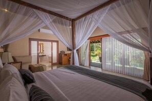 In-room safe, desk, free WiFi, bed sheets - ILA Kitchen & Villa (Ubud)