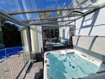 Idyllic vacation apartment with pool, whirlpool and sauna near Leipzig