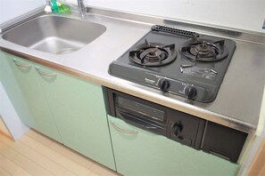 Twin Room, 2 Double Beds, Non Smoking | Private kitchenette | Fridge, microwave