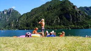 靠近海滩