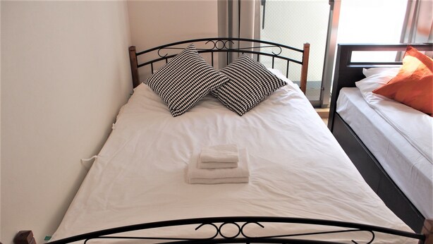 Twin Room | WiFi (free), bed sheets - City Street Inn 304 PH280 (Osaka)