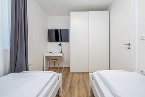 2 bedrooms, in-room safe, WiFi, bed sheets