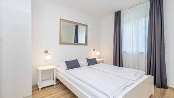 2 bedrooms, in-room safe, WiFi, bed sheets