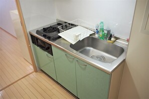 Kamar Twin Basic, 2 Tempat Tidur Double, Bebas Asap Rokok | Dapur pribadi | Lemari es dan microwave