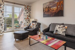 Fernseher, DVD-Player, Stereoanlage