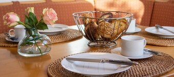 Gemütliches uriges Nurdachhaus Am Yachthafen, besonders mit Hund geeignet.