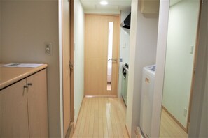 Free WiFi, bed sheets - City Street Inn 401 PH268 (Osaka)