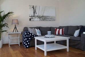 Télévision, lecteur de DVD, chaîne hi-fi