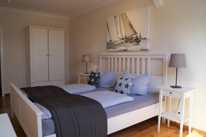 2 chambres, fer et planche à repasser, lit parapluie, Wi-Fi gratuit