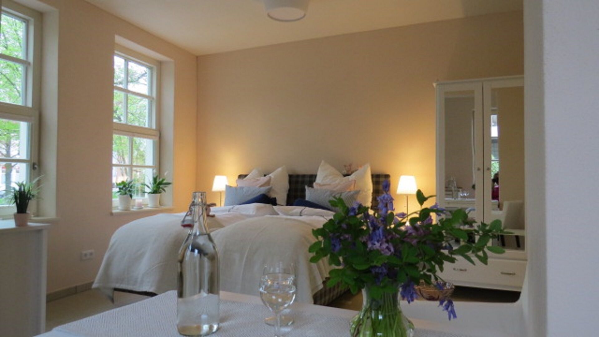 Central in the beautiful old town of Jever, studio apartment.