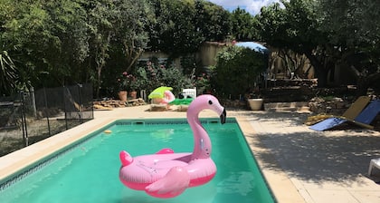 Fenced garden with 10x4 pool, 85m2 terrace and shaded terrace