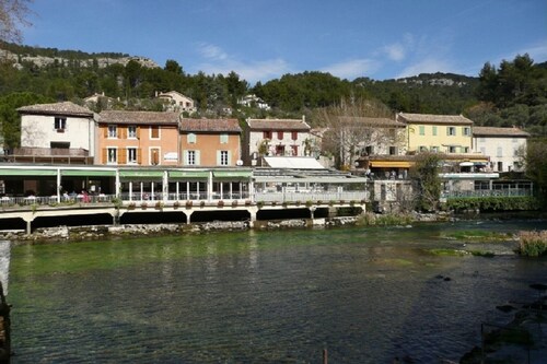 Charmantes altes Bauernhaus mit Swimmingpool zwischen Luberon und Alpille