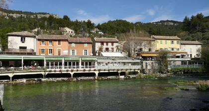 Charmantes altes Bauernhaus mit Swimmingpool zwischen Luberon und Alpille