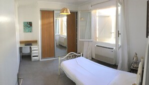 6 quartos, ferros/tábuas de passar roupa, Wi-Fi, roupa de cama