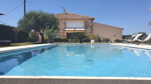 L'OUSTAL D'ADELE
MEUBLÉ 3 ETOILES - PISCINE 
PRES DE MOISSAC ET CANAL DU MIDI