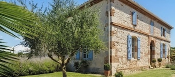 L'OUSTAL D'ADELE
MEUBLÉ 3 ETOILES - PISCINE 
PRES DE MOISSAC ET CANAL DU MIDI