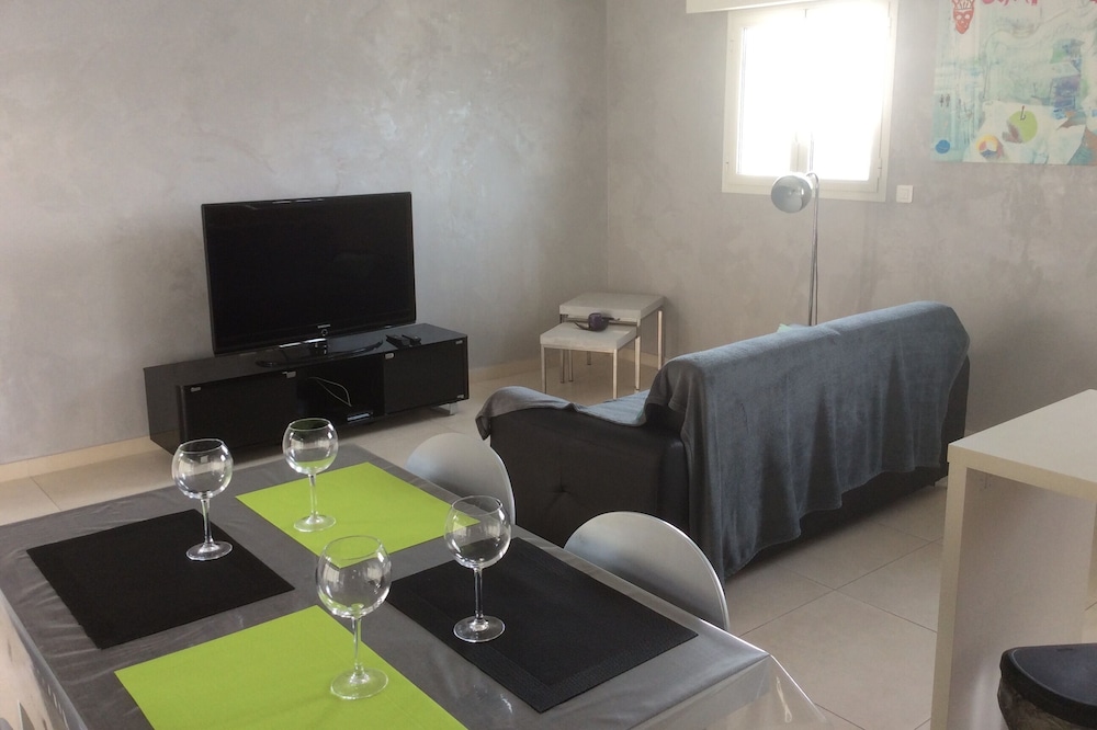 Quiet apartment, height of Nice