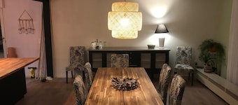 Detached house 3 Bedrooms, 140 M2, Loggia, Balcony, private garden 800 M2