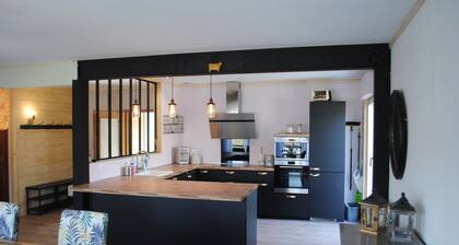 Maison individuelle 3 Chambres, 140 M2, Loggia, Balcon, jardin privatif 800 M2