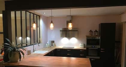 Detached house 3 Bedrooms, 140 M2, Loggia, Balcony, private garden 800 M2