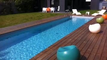 Outdoor pool, a heated pool