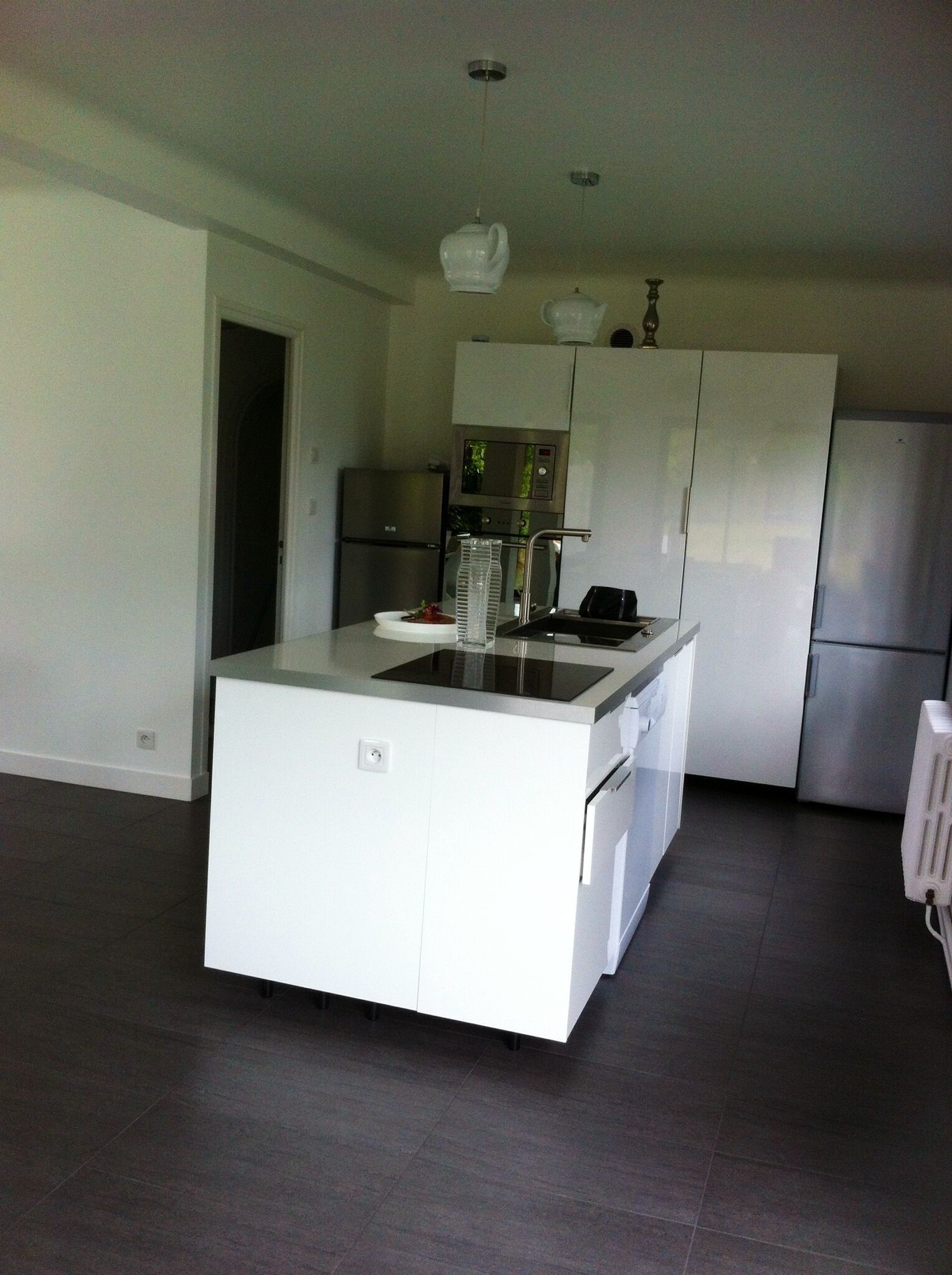 Luxury villa with heated pool / 420m2 / 30m from the beach