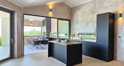 Stylish villa *****, heated pool, 2 km from the sea