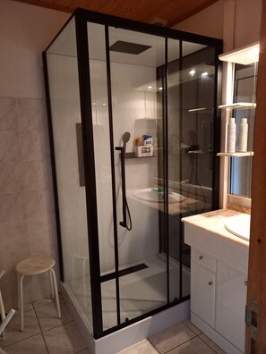 Douche, séchoir à cheveux