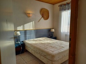 2 chambres, fer et planche à repasser, Wi-Fi gratuit