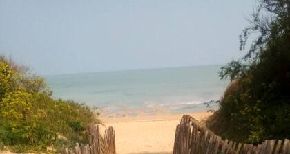 Maison à 30m de la plage de La Brée Les Bains , Wi-Fi